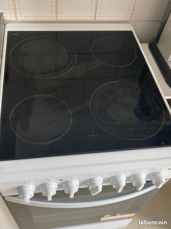 Cuisinière vitrocéramique (image 1)