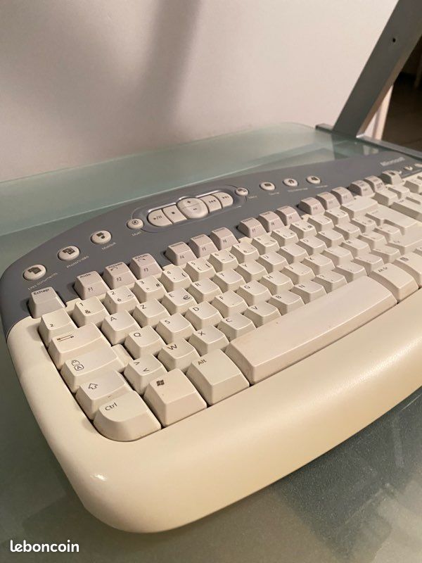 Clavier I-Concepts Vintage Neuf – Accès Internet Direct – Pour Windows 98/XP