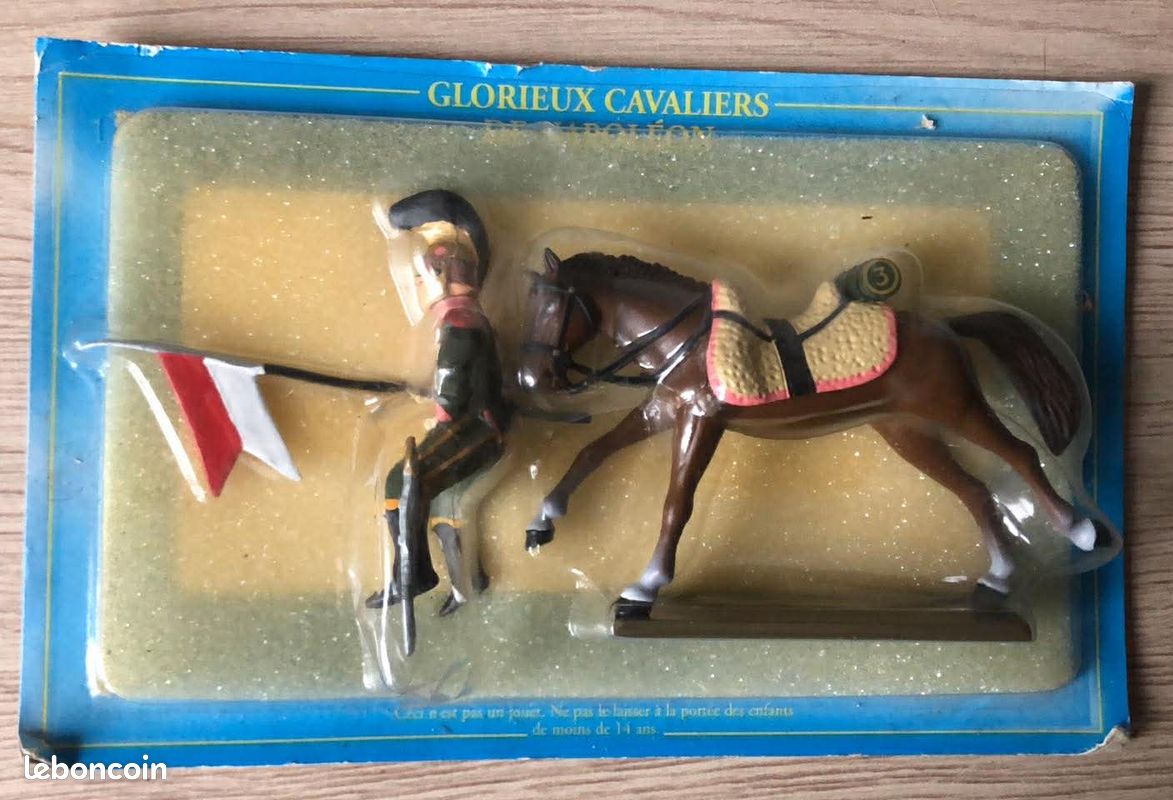 STARLUX - ANCIEN / Old - PLASTiQUE / Plastic - CAVALIER