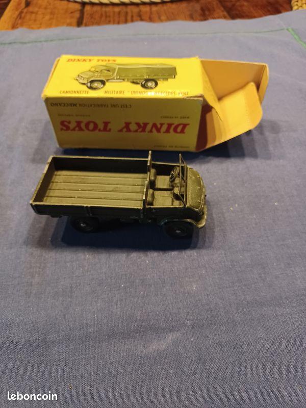 La boite neuve du camion Unimog Mercedes miniature de Dinky Toys France