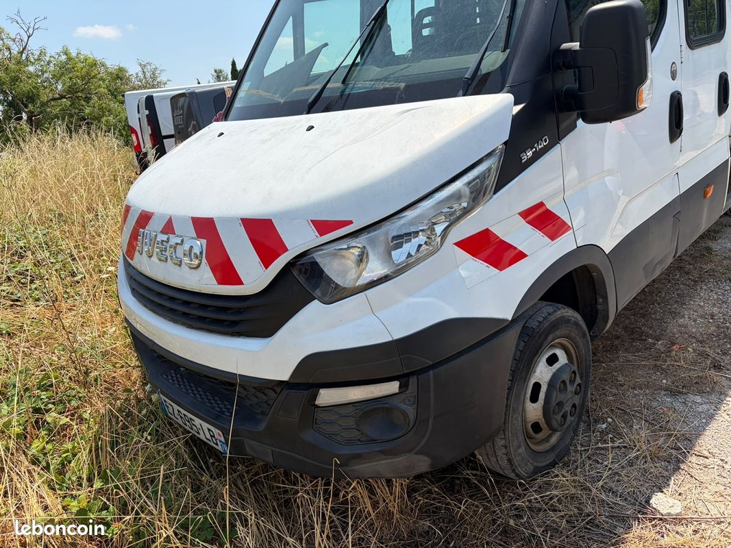 Iveco DAILY 35C FG 35C14S UNIQUEMENT A PRO DE LAUTO MOTEUR CASSE (image 6)