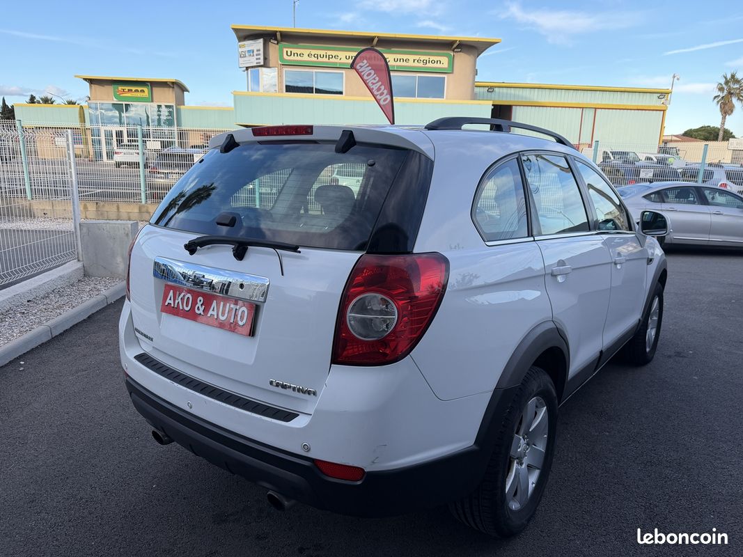 Chevrolet CAPTIVA 2.2 VCDI 163CH S&S LS 4X2 (image 4)