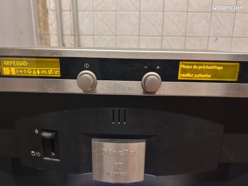 Machine à Café Miele CVA 2660 Avant – Alu Brossé – Comme Neuve