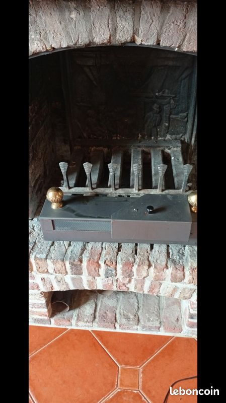 Insert cheminée plus plaque enfonte (image 3)