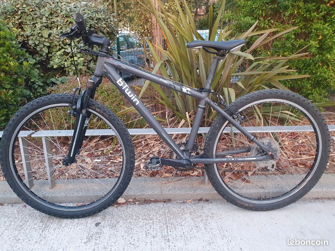 Vélo Btwin Velo 24 26 Pouces Vtt 26 Pouces B'Twin Taille S Un VTT 24