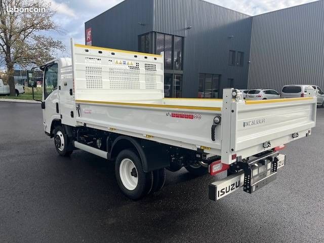 Isuzu M27 150cv bvm Benne + Coffre (image 2)