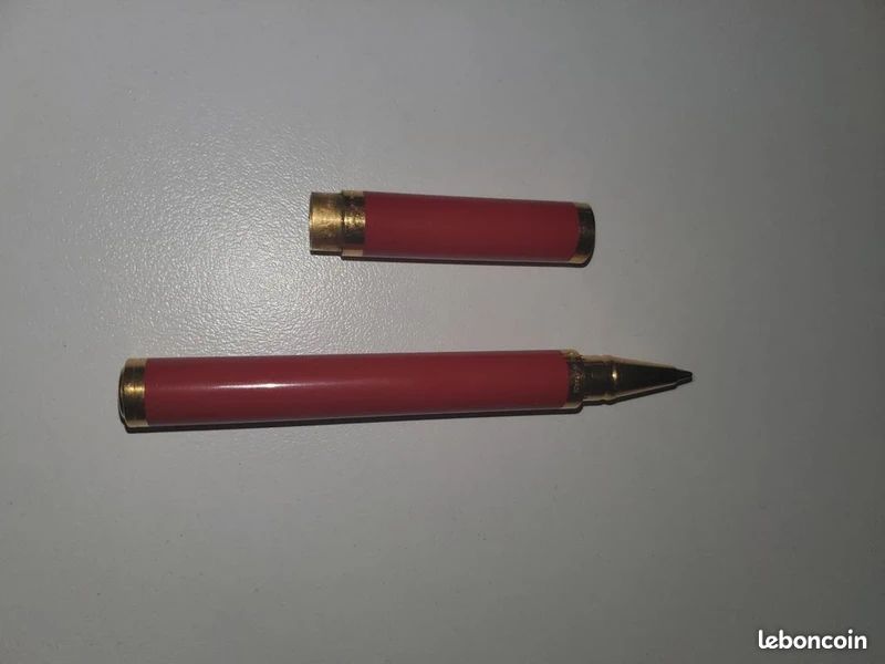 Stylo Bille DUPONT OLYMPIO Laque De Chine Rouge Et Noir - Neuf De Stock (sans Emballage)