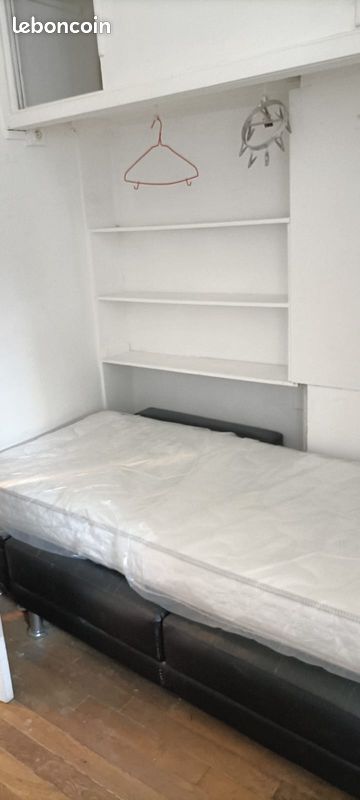 Appartement 15 pièces 15 m² · à Paris · 15 m² · 920 €