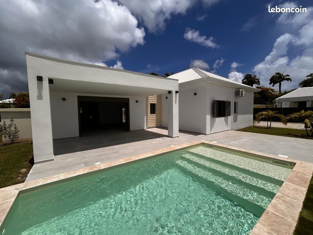 Maison 5 pièces 128 m² · à Saint-François · 128 m² · 810 000 €