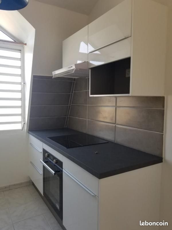 Appartement 2 pièces 47 m² · à Basse-Terre · 47 m² · 650 €/mois