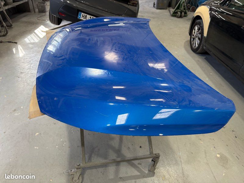 Capot avant Peugeot 208 (image 1)