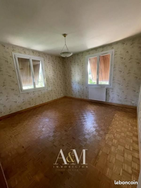 Pavillon 6 pièces 156 m² - Gond-Pontouvre 16160 (image principale 4)