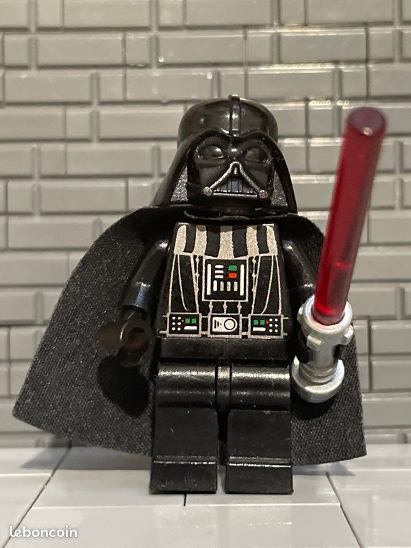 SW0209 - Darth Vader (Death Star Torso) - Lego Star Wars (image 1)