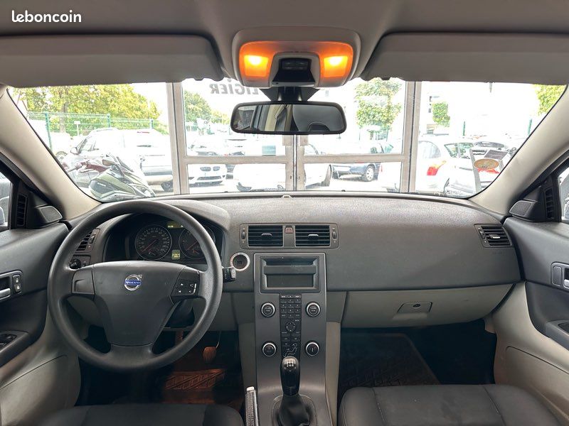 VOLVO C30 1.6 TD 16V DRIVe 110 cv (image 5)