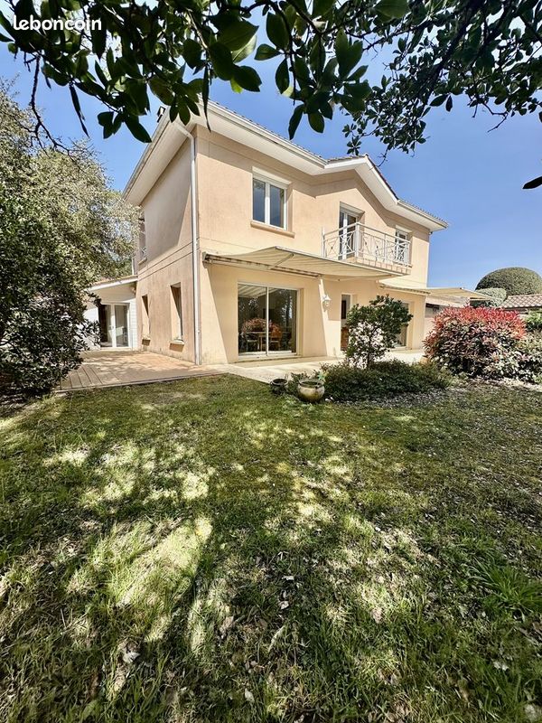 Maison 8 pièces 180 m² · à Soulac-sur-Mer · 180 m² · 696 000 €