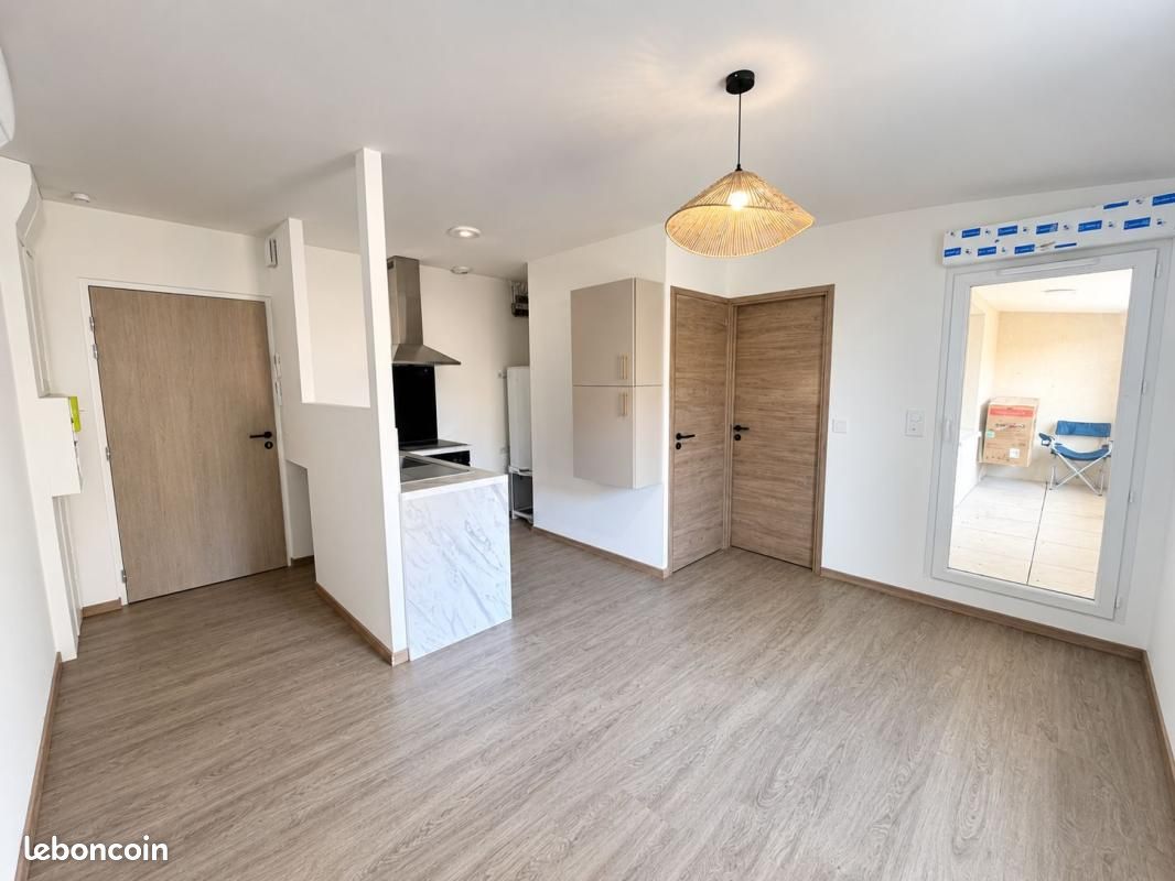 Appartement 1 pièce 32 m² · à Gréoux-les-Bains · 32 m² · 650 €/mois