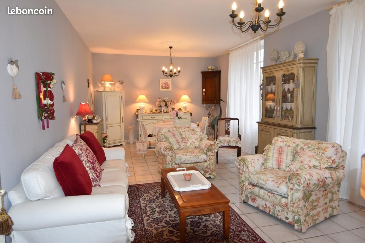 Maison 5 pièces 146 m² - Montbron 16220 (image principale 3)