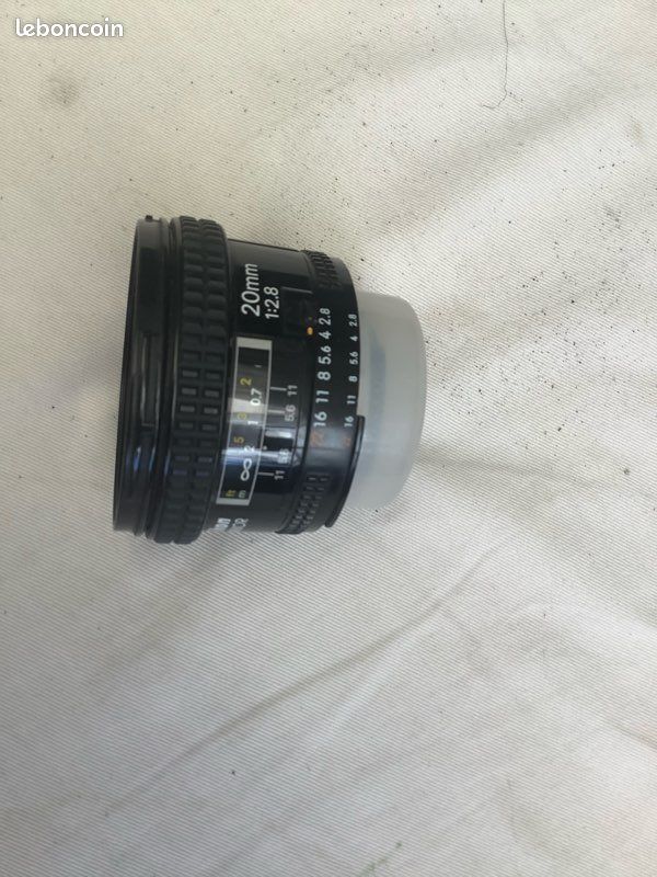 Objectif Nikon Nikkor AF 20 1:2,8 (image 1)