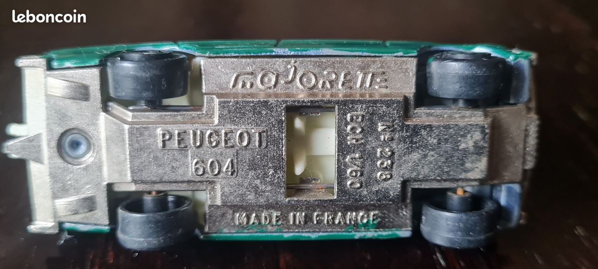 VOITURE COLLECTION BURAGO bburago boite Peugeot 405 Safari t16 cod