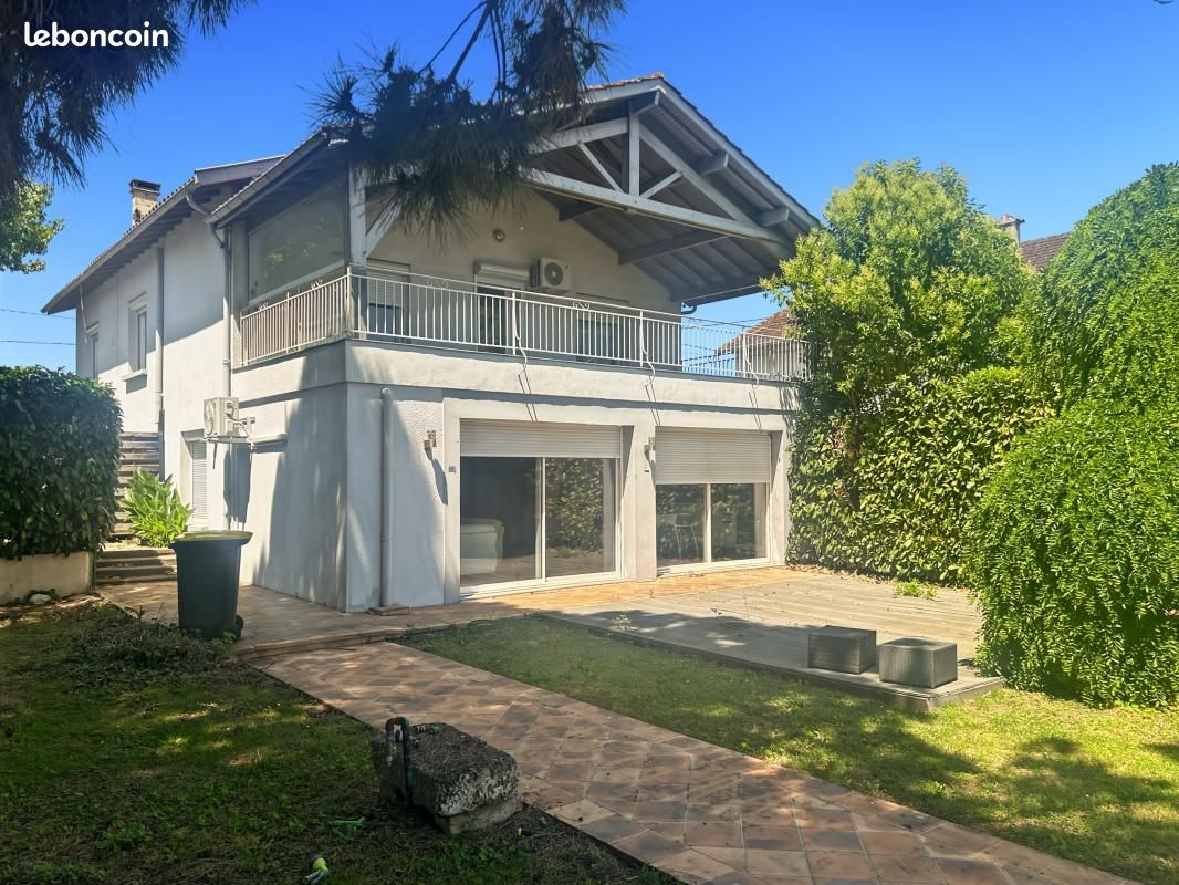 Maison 7 pièces 215 m² · à Agen · 215 m² · 389 000 €