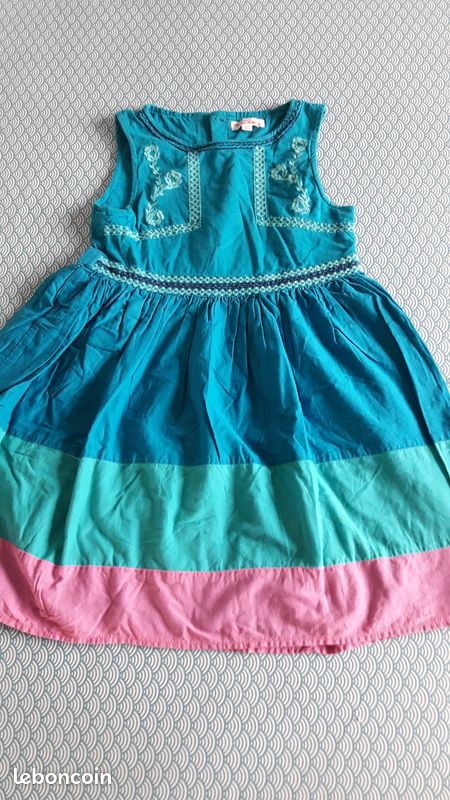 Robe à bretelle rose et verte taille 8 ans (image 3)