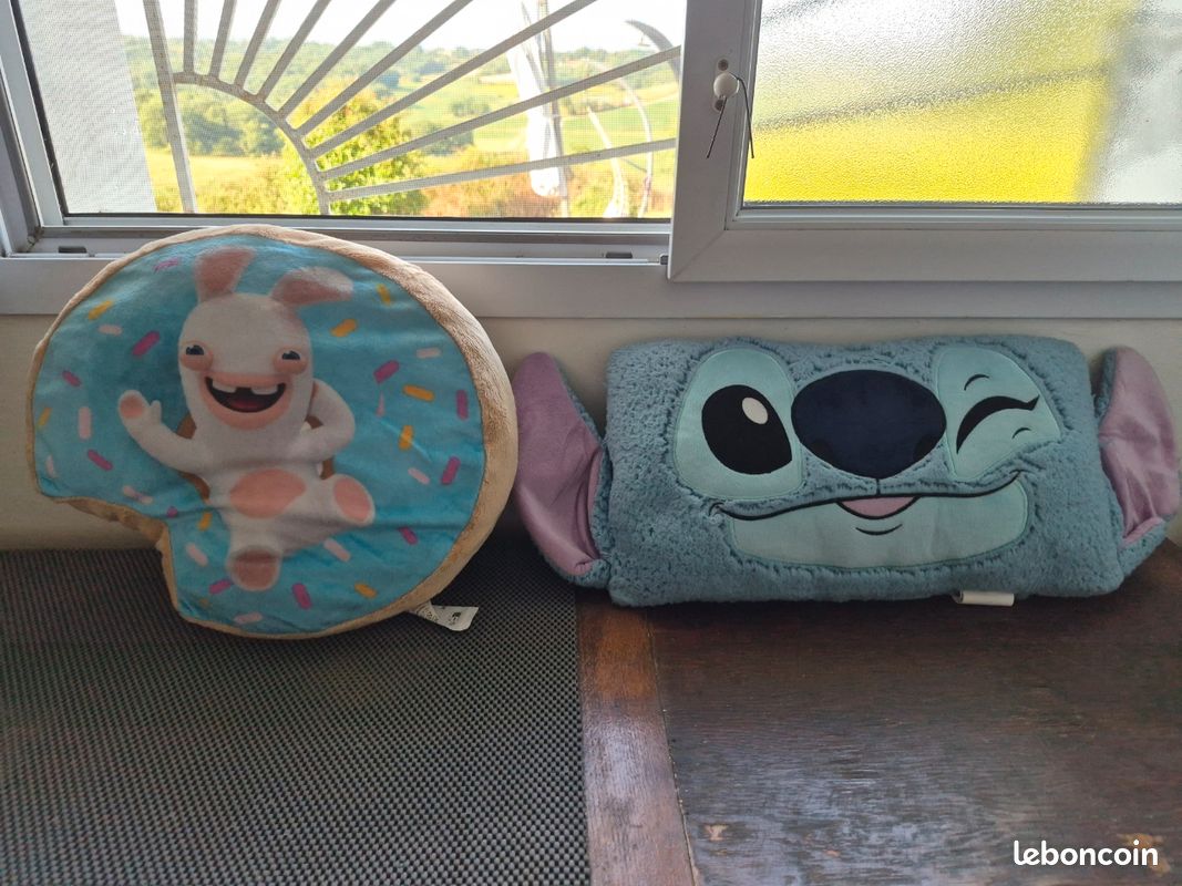 Coussin Stitch et Donuts (image 1)