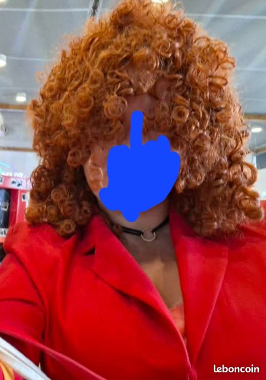 Perruque bouclée rousse (image 1)