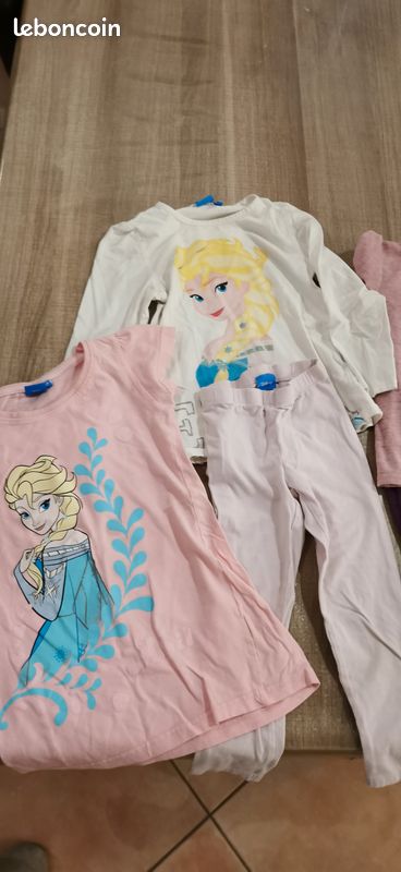 Lot de pyjamas reine des neiges 6 ans (image 3)