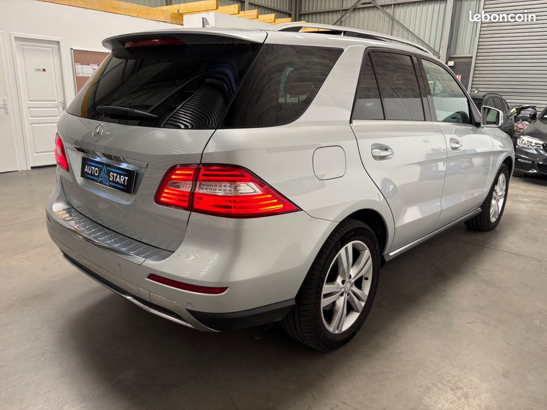 Mercedes ML 250 CDI 7G-DCT / ENTRETIEN MERCEDES / TOIT OUVRANT PANO / ATTELAGE / SIEGES AV ELEC & CHAUFFANTS (image 8)
