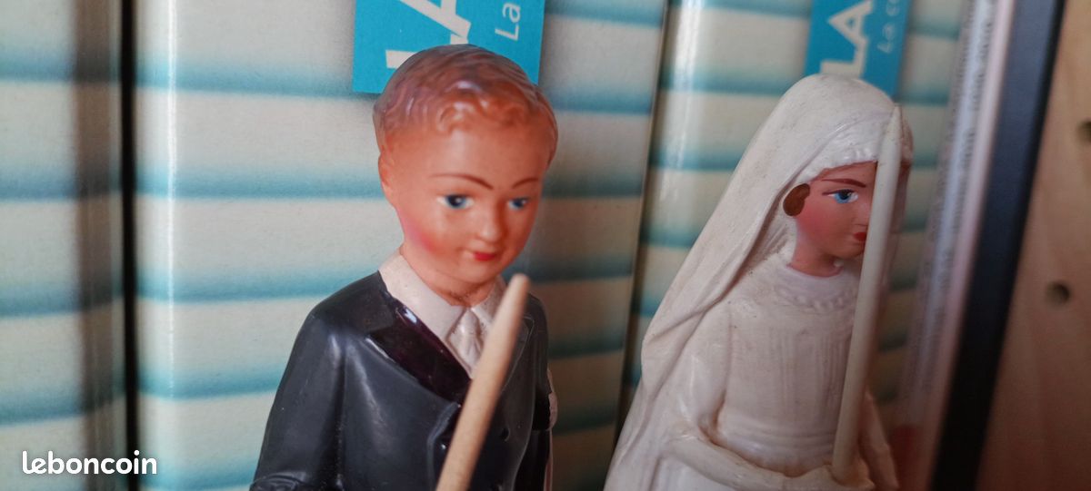 ANCIENNE POUPÉE DE COMMUNIANTE en CELLULOÏD avec ses VÊTEMENTS d'ORIGINE EUR 28,00 - FR