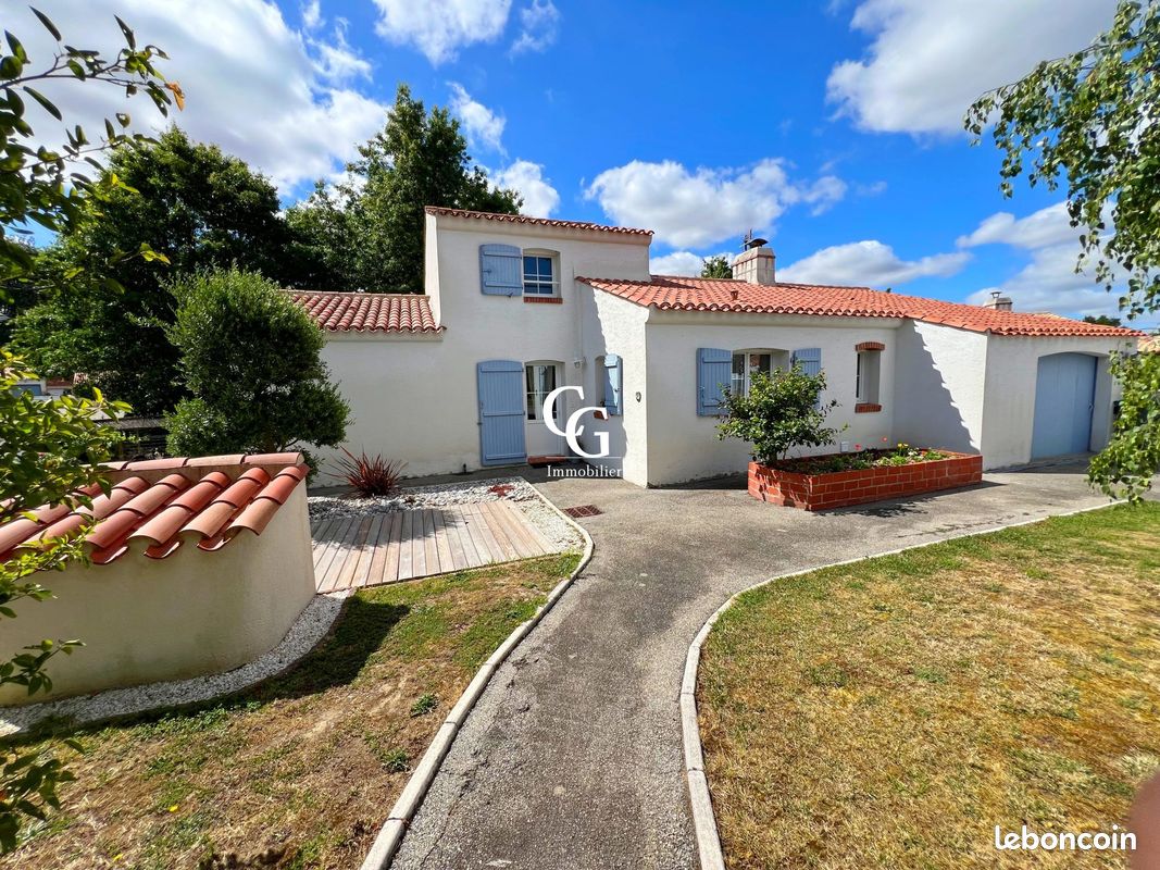 Maison 5 pièces 111 m² · à Vieillevigne · 111 m² · 275 600 €