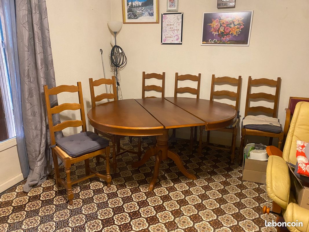 Table et chaises (image 1)