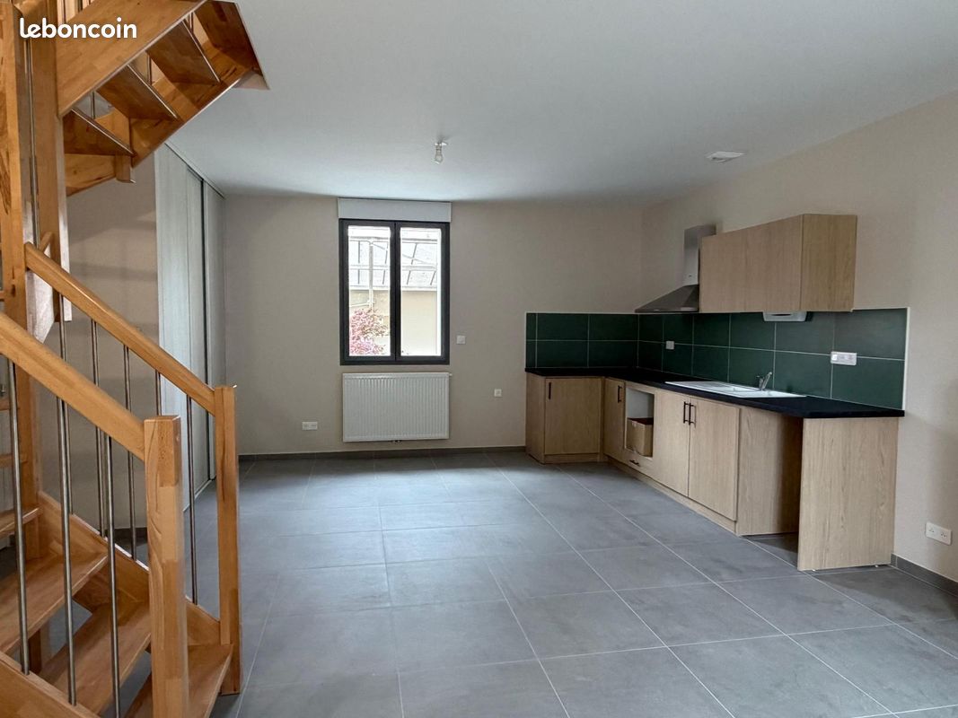 Appartement 3 pièces 81 m² · à Étevaux · 81 m² · 690 €