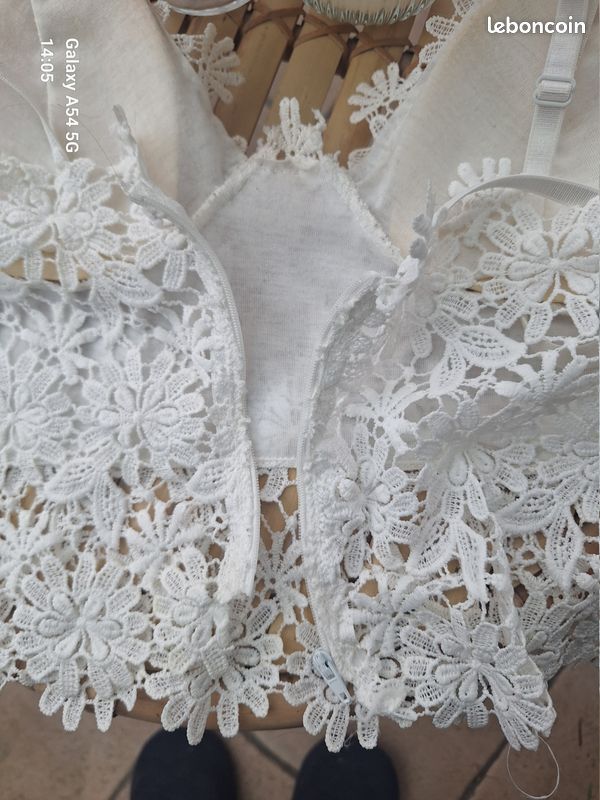 Haut blanc taille S – nylon/spandex – coques intégrées (image 4)