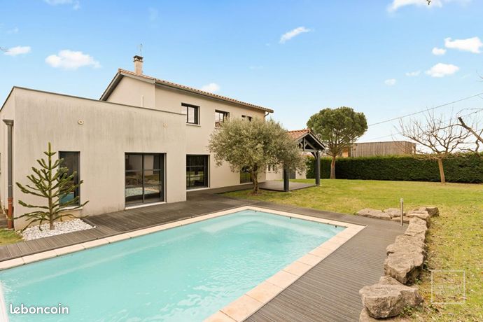 Maison 6 pièces 161 m²