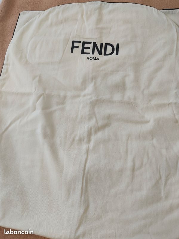 Housse de voyage Fendi (image 1)