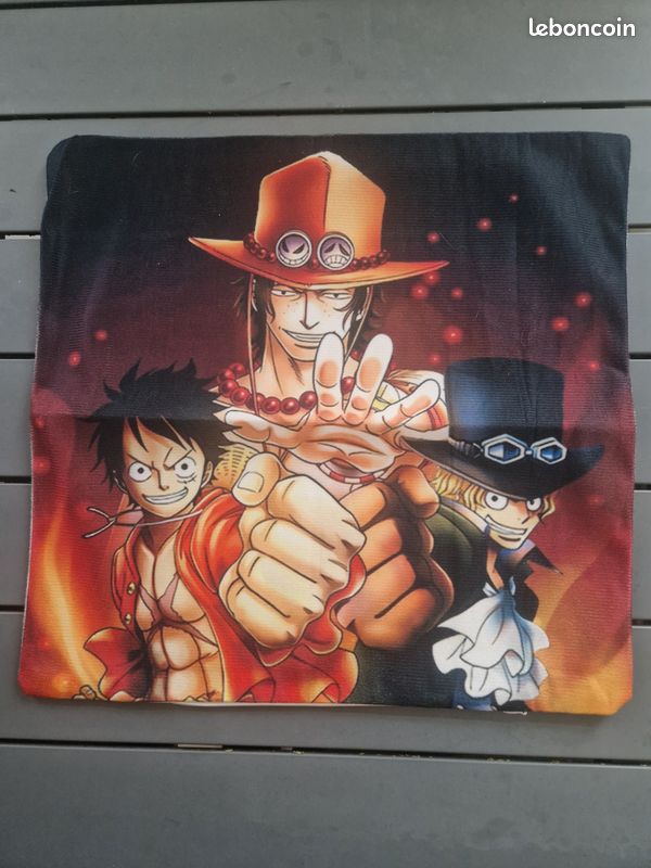 Taie d'oreiller Manga - One Piece 40x40 cm (image 1)