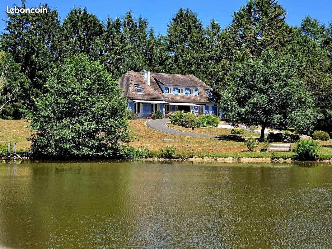 Maison 8 pièces 268 m² · à Coussac-Bonneval · 268 m² · 760 000 €