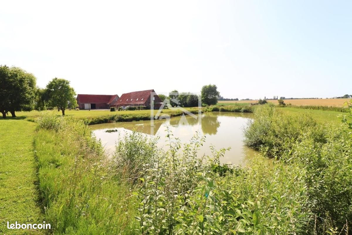 Maison 8 pièces 252 m² · à Steenvoorde · 252 m² · 609 000 €