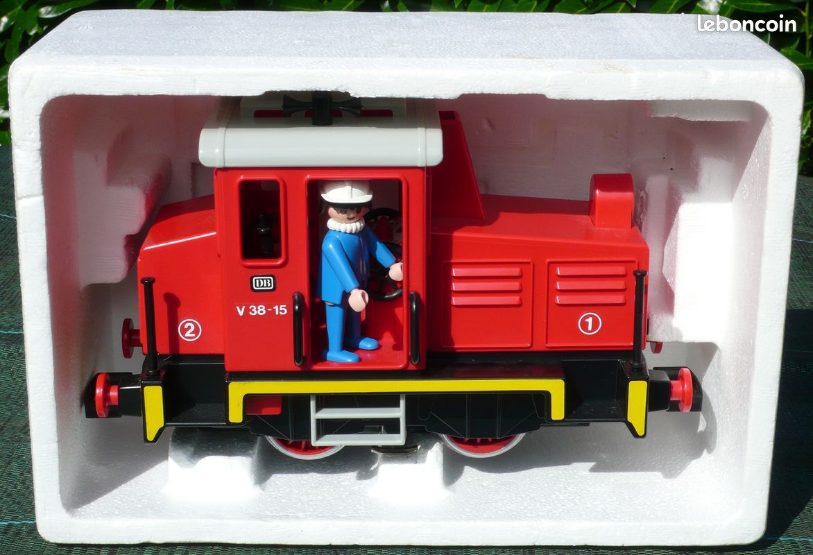 Playmobil Cabin and Red Locomotive Engine Hood 4027 4050