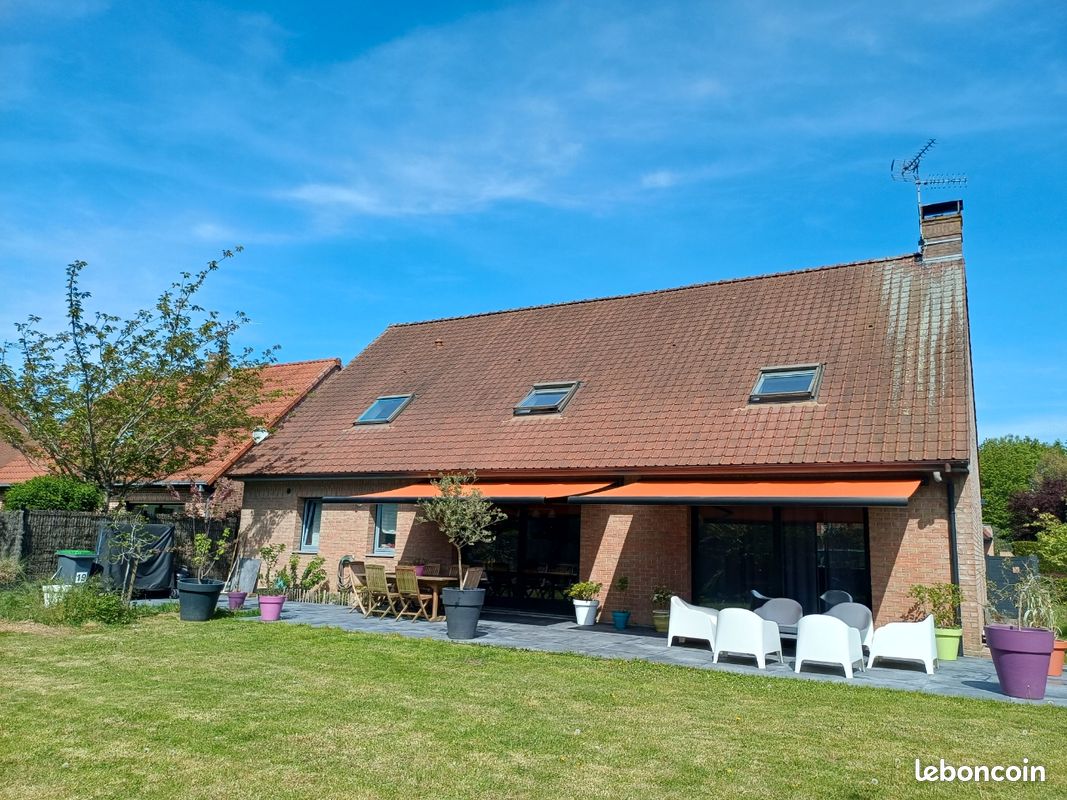 Maison 7 pièces 210 m² · à Bousbecque · 210 m² · 615 000 €