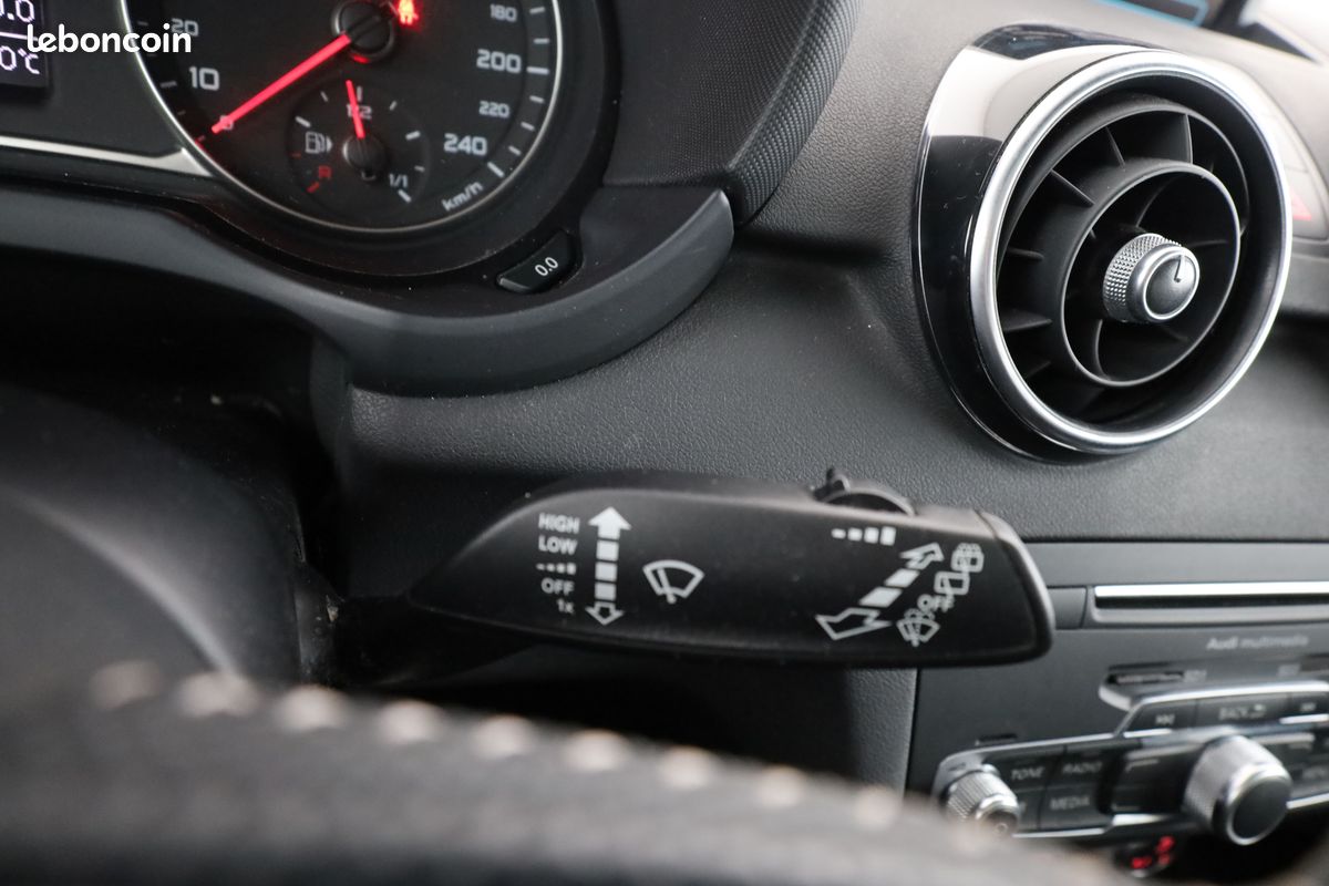 Audi A1 1.0 TFSI Ultra S Line 95 ch (image 21)