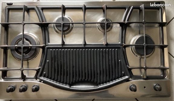 Table de cuisson inox 4 feux gaz + grill marque hotpoint (image 2)