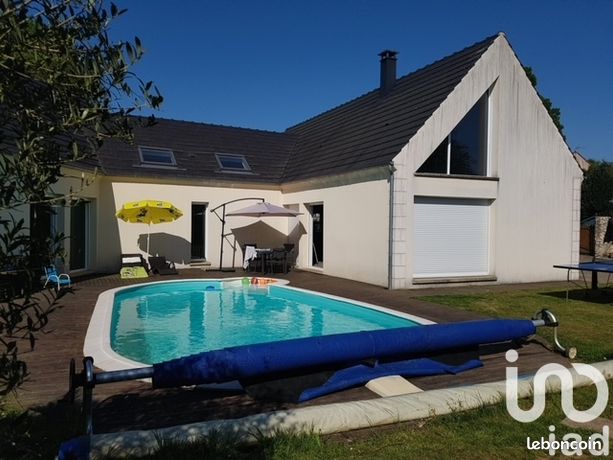 Maison 8 pièces 230 m²