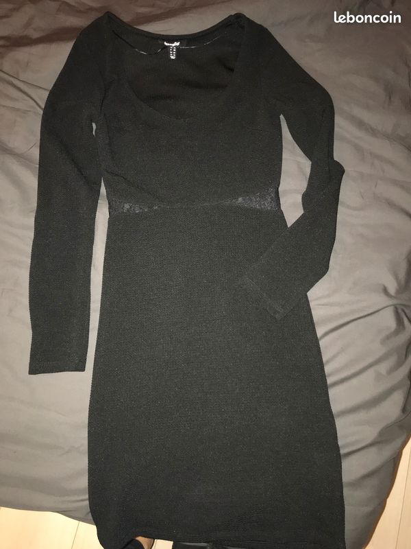 Robe noire pour femme (image 1)