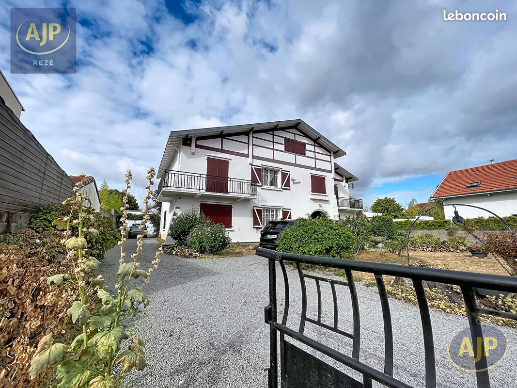 Maison 7 pièces 240 m² · à Rezé · 240 m² · 583 550 €
