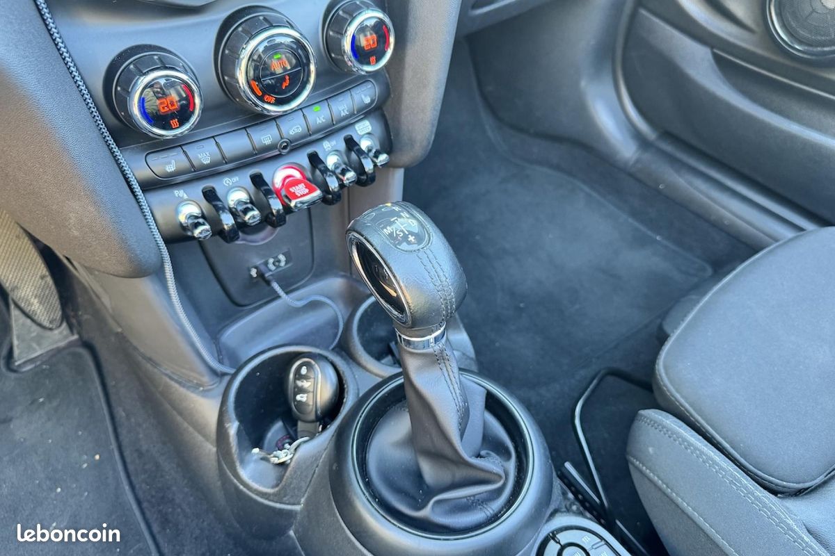 MINI MINI Cabriolet 1.5i 136 BVA F57 Chili (image 22)