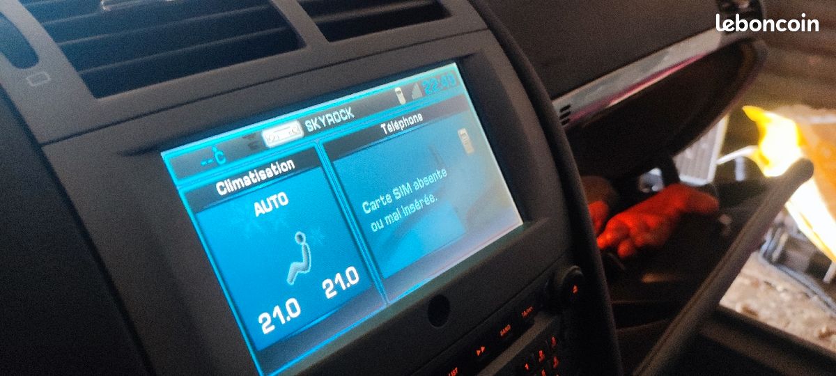 Autoradio et écran gps 407 (image 2)