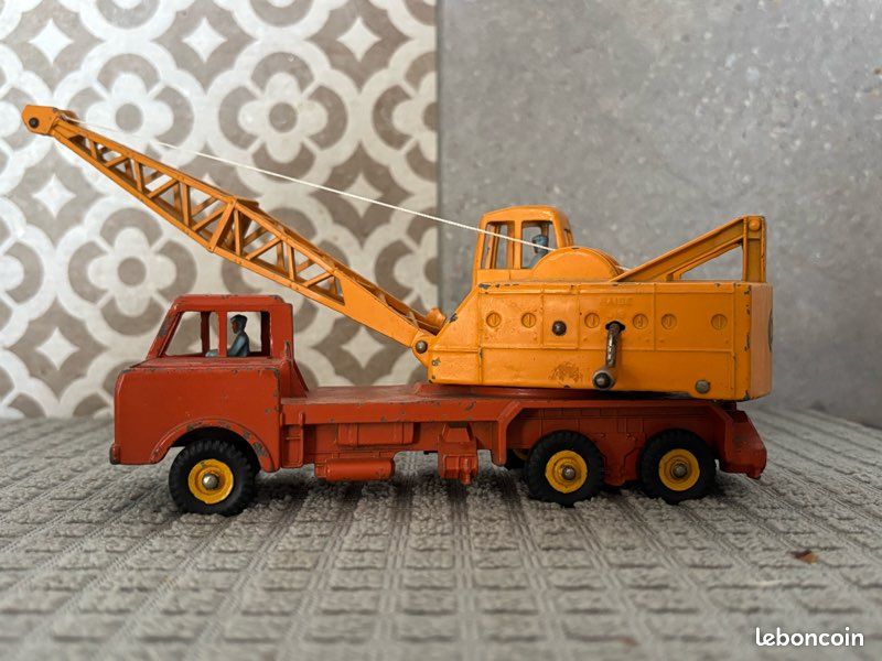 Lot 508 - DINKY SUPERTOYS, A 972 20 TON LORRY-MOUNTED