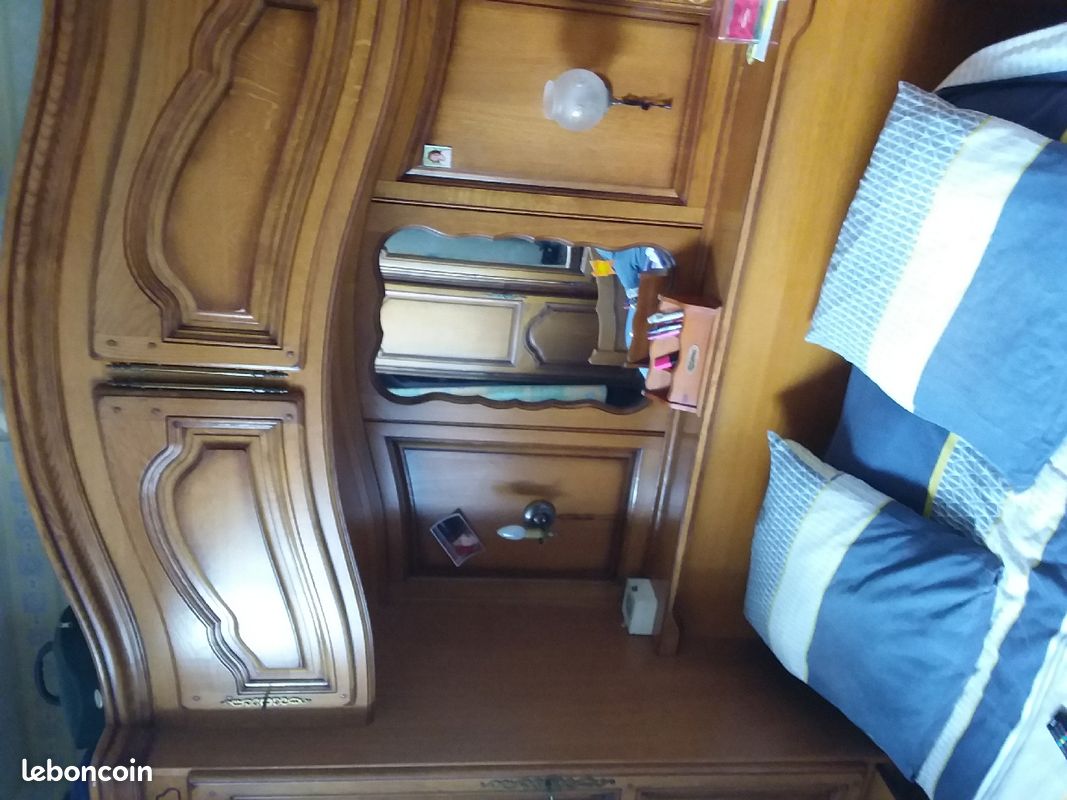 Vend chambre pont en chene pas habime cause peut de place prix 750prix a débattre (image 2)